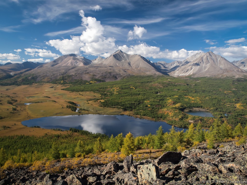 Озеро Шара-нуур и хребет Большой Саян